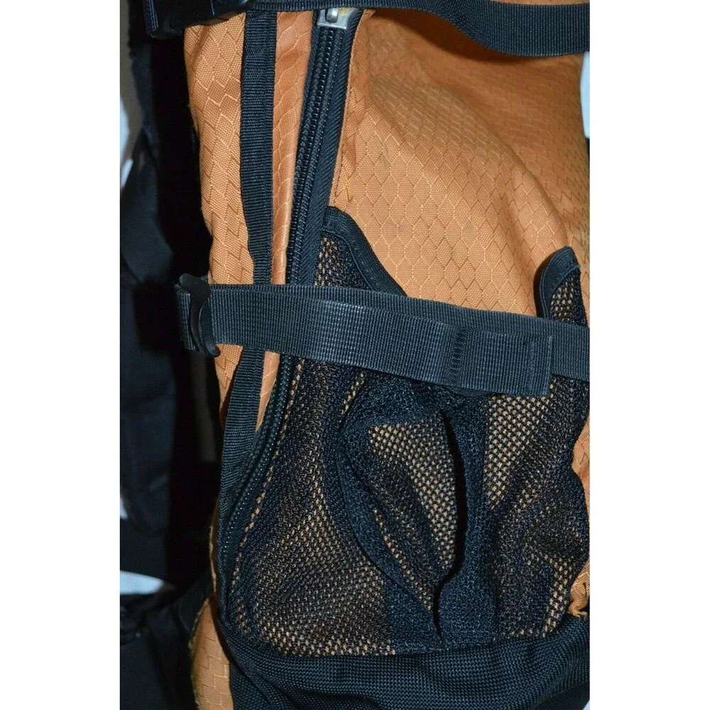 Jansport  Couloir Sturdy Nylon Backpack Gold Black Lots Storage Hiking Camping